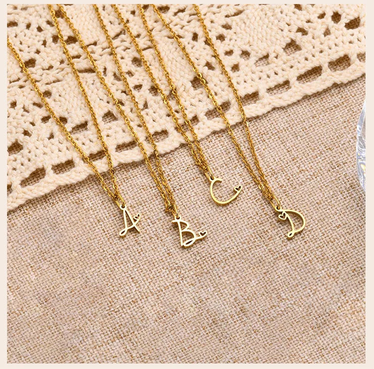 Colar Dourado Letra do Nome