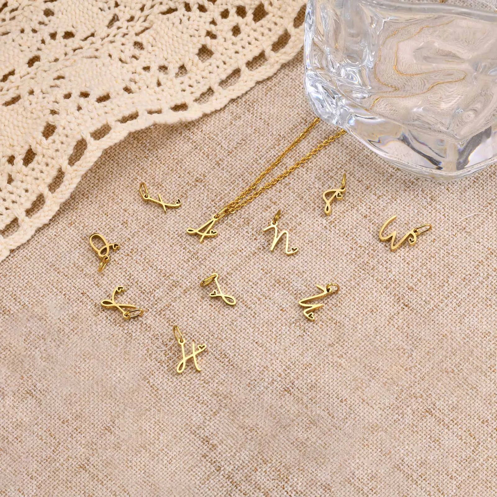 Colar Dourado Letra do Nome