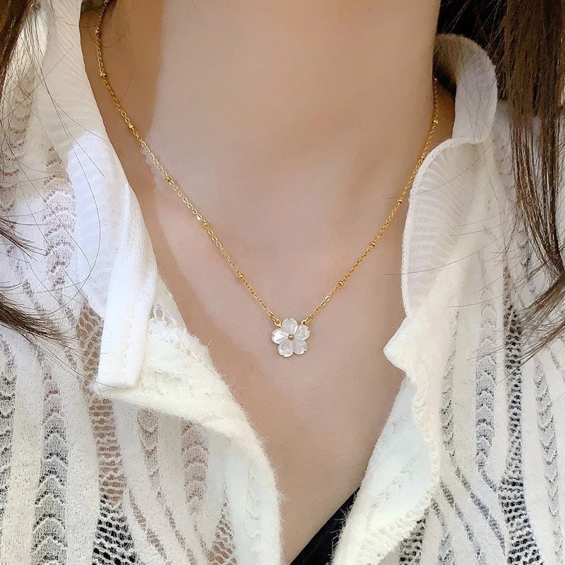 Colar Dourado Flor